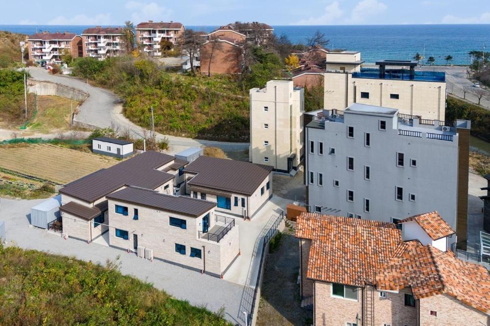 Gangneung Gyeongpo 345 Pool Villa المظهر الخارجي الصورة